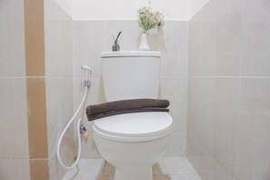 Standard Apartment | Bathroom - Spacious And Comfy 2Br With Extra Room Apartment At Meikarta (Cikarang)