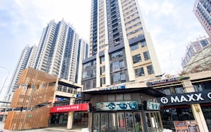 Exterior - Spacious And Comfy 2Br With Extra Room Apartment At Meikarta (Cikarang)