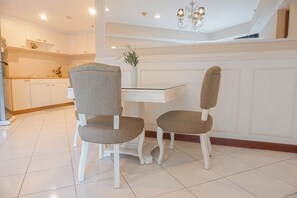Standard Apartment | Dining room - Spacious And Luxury 3Br At Sudirman Tower Condominium Apartment (Jakarta)