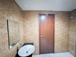 Standard-Apartment | Badezimmer