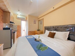 1 bedroom - Cozy And Elegant Studio Apartment At Bassura City Near Mall (Jakarta)