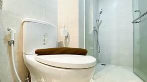 Standard Apartment | Bathroom