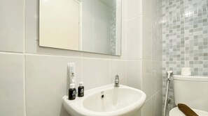 Standard-Apartment | Badezimmer