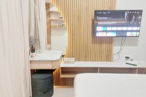 Standard Apartment | 1 bedroom - The Modern Style Studio At Vida View Makassar Apartment (Makassar)