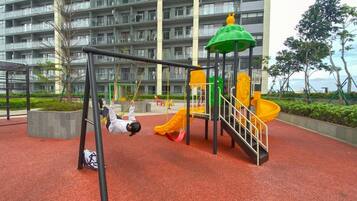 Área de juegos infantiles al aire libre