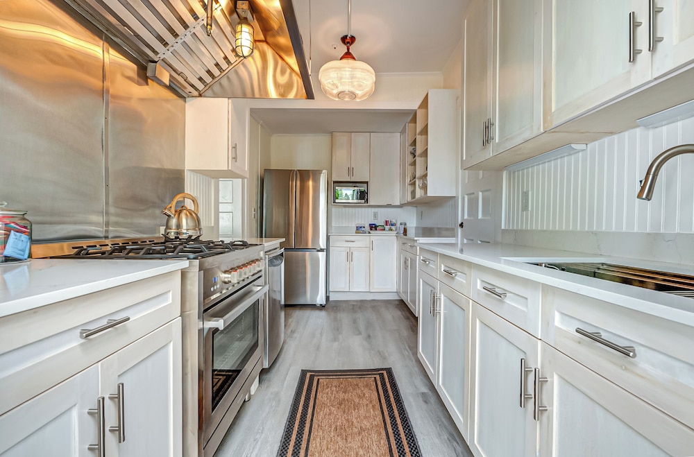 Bellport Inn by null