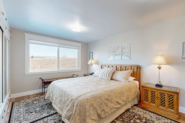 5 habitaciones, tabla de planchar con plancha, internet y ropa de cama 