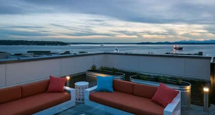 Space Needle Views | Vivid Suite