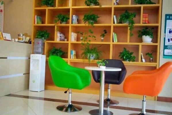 المنشأة من الداخل