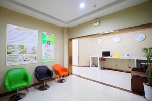 المنشأة من الداخل