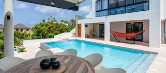 Villa Coastal Bliss with private pool & sea view at Jan Thiel