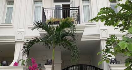 Charming 3BRS Private Villa - Superb Center - FREE POOL in fantastic Da Nang