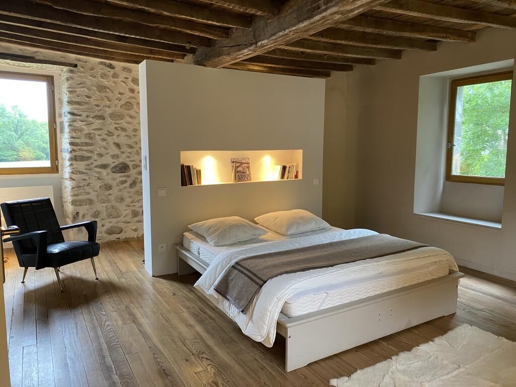 5 slaapkamers, een strijkplank/strijkijzer, reisbedje, gratis wifi