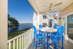 Outdoor dining - Lakefront/KingBed/FirePit/Arcade/
Kayaks/Boat Slip (Littleton)