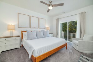 4 Schlafzimmer, Schreibtisch, Bügeleisen/Bügelbrett, Reisekinderbett