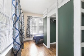 5 Schlafzimmer, Reisekinderbett, WLAN, Bettwäsche