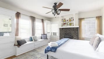 5 bedrooms, travel crib, WiFi, bed sheets