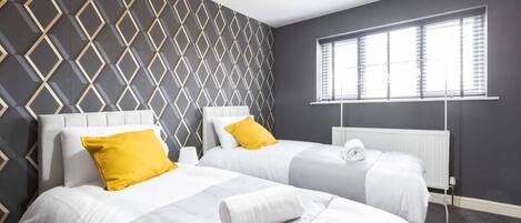 5 phòng ngủ, bàn ủi/dụng cụ ủi quần áo