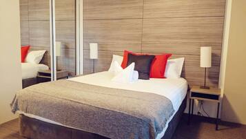 1 dormitorio, escritorio, tabla de planchar con plancha y wifi gratis