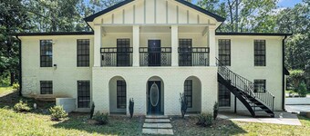 Cozy Apartment in Lilburn - Unit A + Unit C