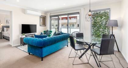 Cosy 2BR Close to Light Rail