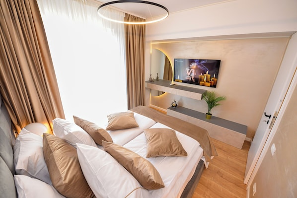 Apartment, 1 Bedroom, Smoking, Balcony | Living room