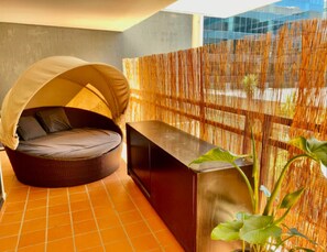 Property grounds - Spacious 2BR Apartment in the Heart of the City (Canberra)