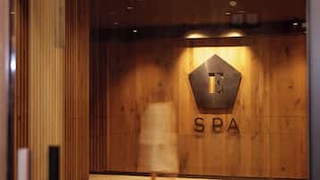 Sauna, tina de hidromasaje, baño de vapor y masajes