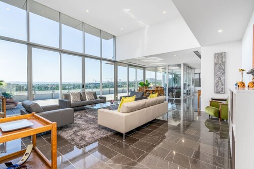 Modern 3BR Home 5 mins away from Parliament House