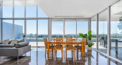 New to VRBO: Modern 3BR Home 5 mins away from Parliament House