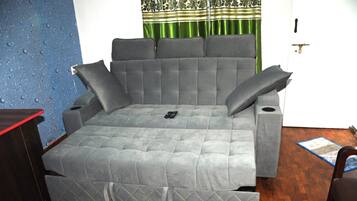 Televisión de pantalla plana de 32 pulgadas con canales por cable