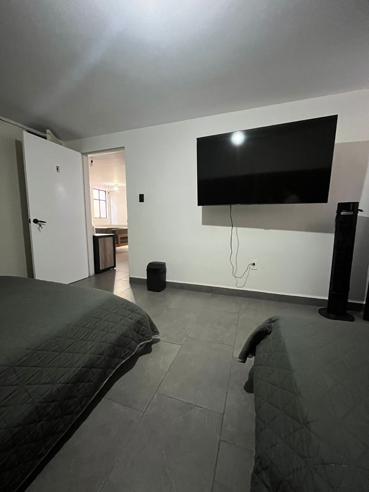 Habitación cuádruple básica | Wifi gratis y ropa de cama 
