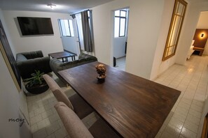 Leilighet – comfort | Skrivebord, wi-fi (inkludert) og sengetøy