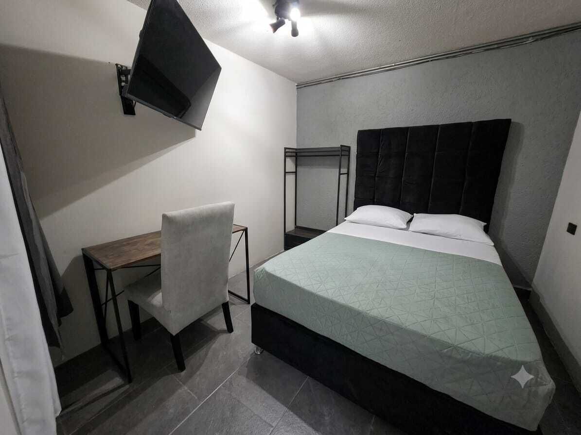 Basic Room | Meja, Wi-fi percuma, cadar katil 