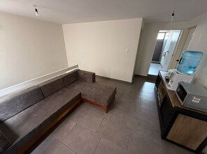 LED TV, Netflix, streaming services - Venator House Moral (León)