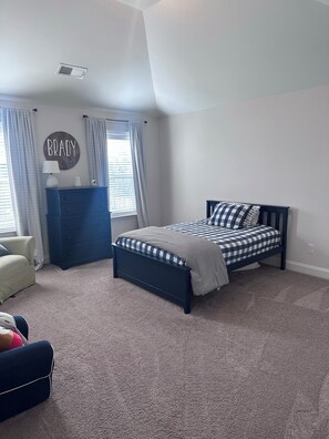 4 Schlafzimmer, Bügeleisen/Bügelbrett, WLAN, Bettwäsche