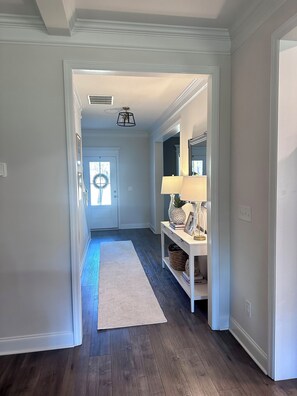 Interior - Masters week ready! Twenty five minutes to Augusta National. (Evans)