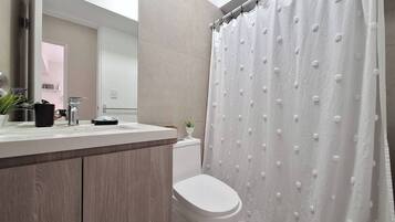 Toallas y papel de baño