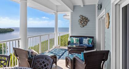 3-bedroom ocean view condo in delightful Key West with WiFi, AC