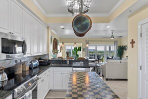Microwave, oven, stovetop, dishwasher - 3-bedroom ocean view condo in delightful Key West with WiFi, AC (Key West)