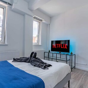 1 bedroom, iron/ironing board, WiFi, bed sheets - Bright 1 bed apartment 5 minutes to London Bridge (London)