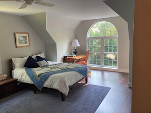 3 chambres, fer et planche à repasser, Wi-Fi, draps fournis