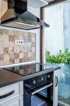 Réfrigérateur, four, plaque de cuisson, lave-vaisselle