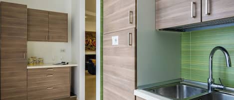 Family Apartment, Balcony | Private kitchen