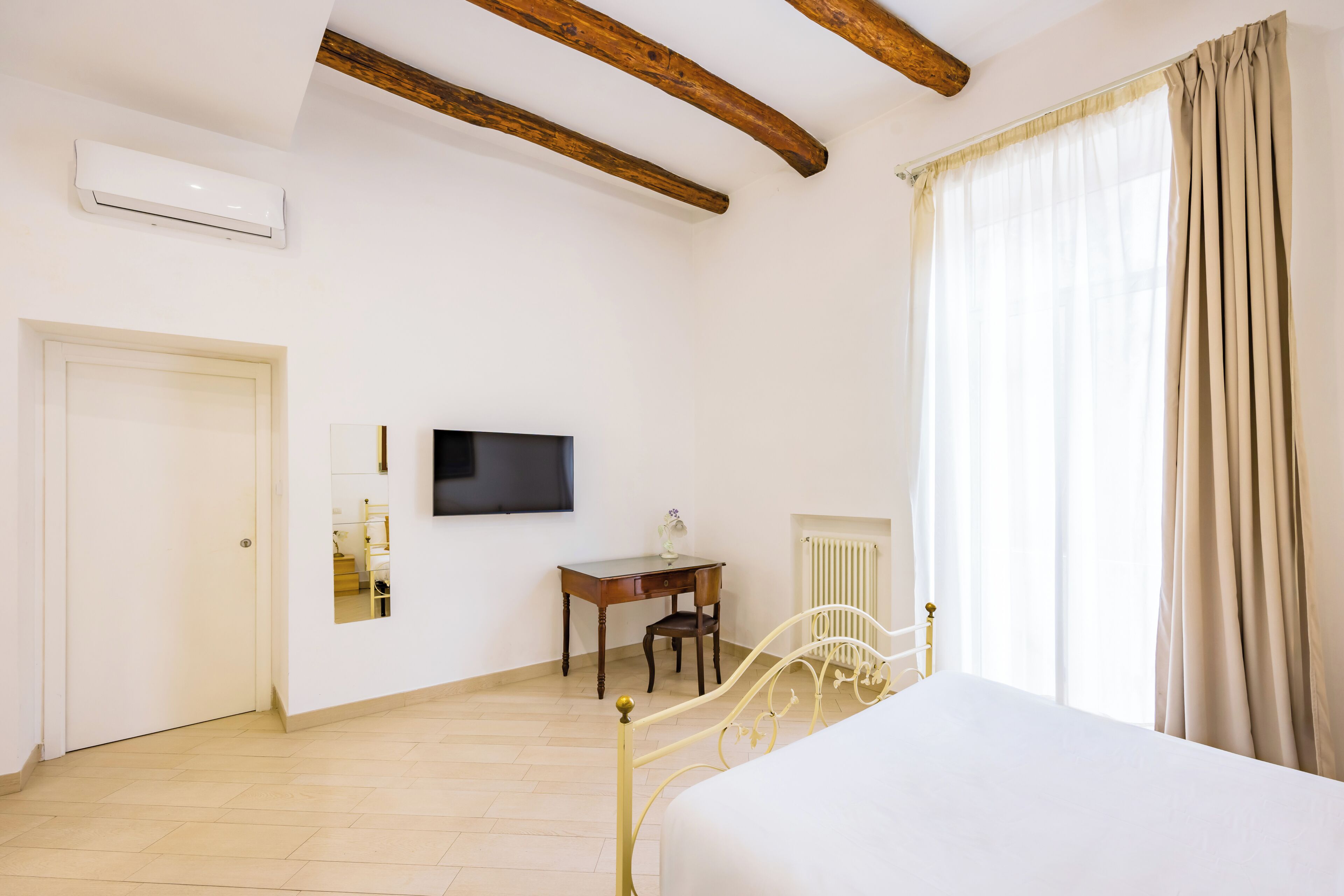 Appartement familial, balcon | 3 chambres, fer et planche à repasser, accès au Wi-Fi (inclus)