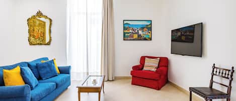 Family Apartment, Balcony | Living area