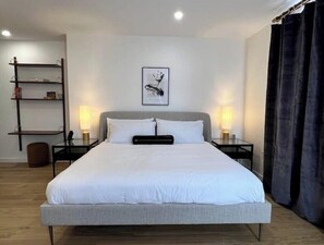 Desk, WiFi, bed sheets