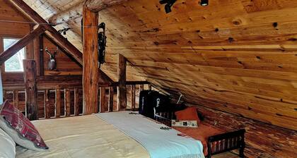 Two bedroom cabin with large loft in Williams MN, 10 miles to Lake of the Woods.