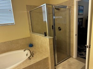 Towels, toilet paper - Charming 3-bedroom house in beautiful River Strand Golf and Country Club. (Bradenton)