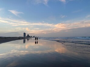 Am Strand, Liegestühle, Strandtücher